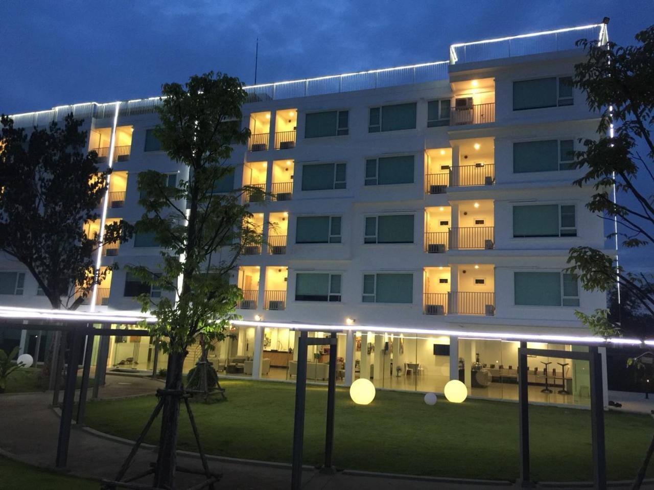 Hotel The White Garden Premier Saraburi Ban Dao Ruang  Exterior foto