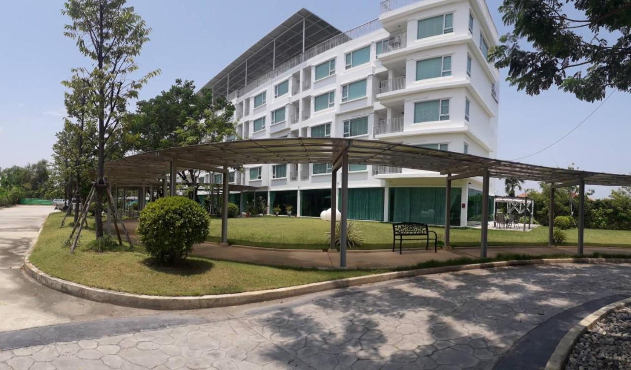 Hotel The White Garden Premier Saraburi Ban Dao Ruang  Exterior foto