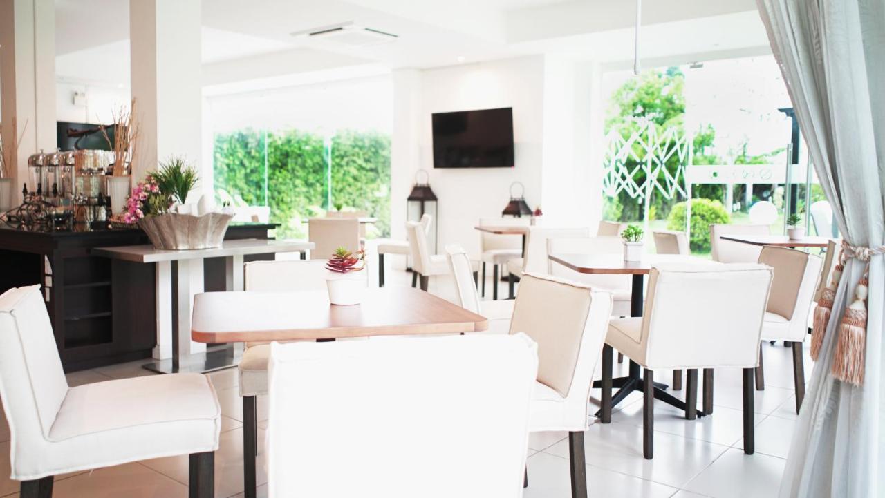 Hotel The White Garden Premier Saraburi Ban Dao Ruang  Exterior foto