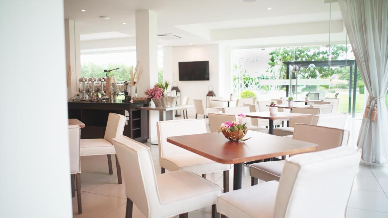 Hotel The White Garden Premier Saraburi Ban Dao Ruang  Exterior foto
